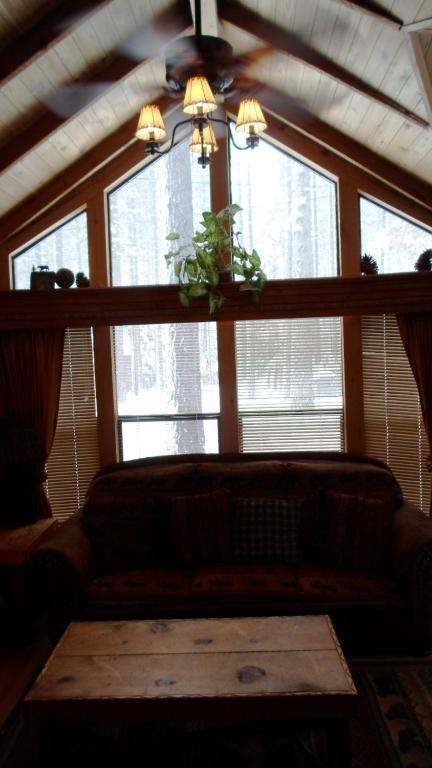 Cedar Pines Resort سووث لاك تاهوي الغرفة الصورة