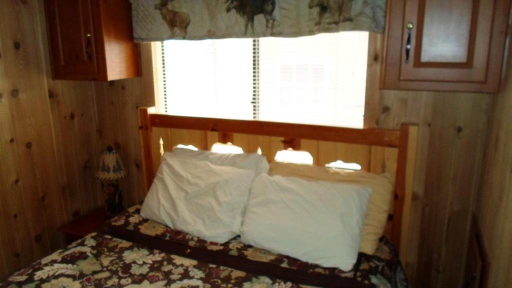 Cedar Pines Resort سووث لاك تاهوي الغرفة الصورة